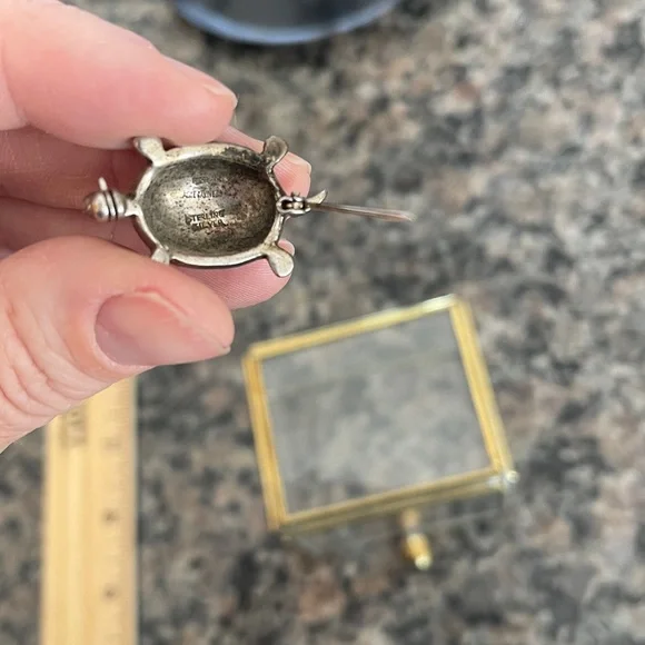 Alice Caviness Sterling Silver Turtle Broochđąđș - Picture 3 of 5